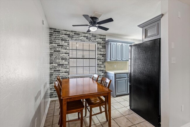 Photo - 4033 NW Ozmun-Fully Furnished