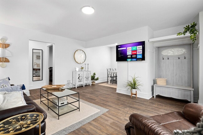 Photo - 22 2nd St Unit ID1032306P