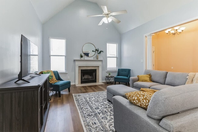 Photo - 15881 Elaine Ct Unit ID1250617P