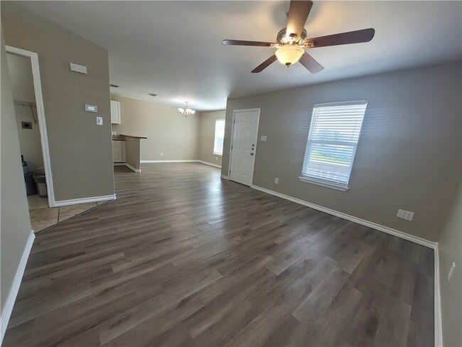 Photo - 508 Lakeside Dr