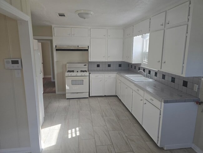 Photo - 1795 Euclid St