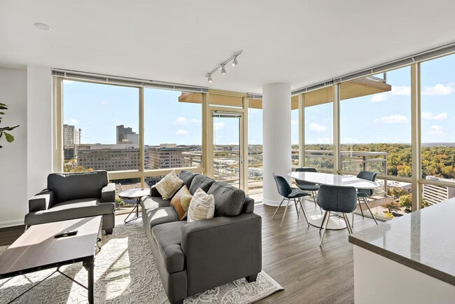 Building Photo - 1751 Pinnacle Dr Unit ID1395422P