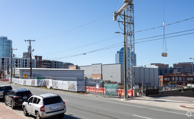 Building Photo - Aura 509