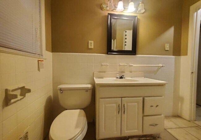 Photo - 1624 Whitney Ave