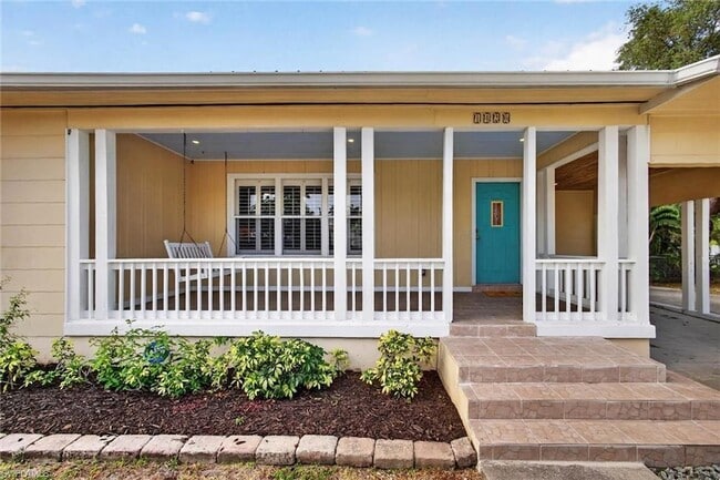Photo - 1420 Maravilla Ave