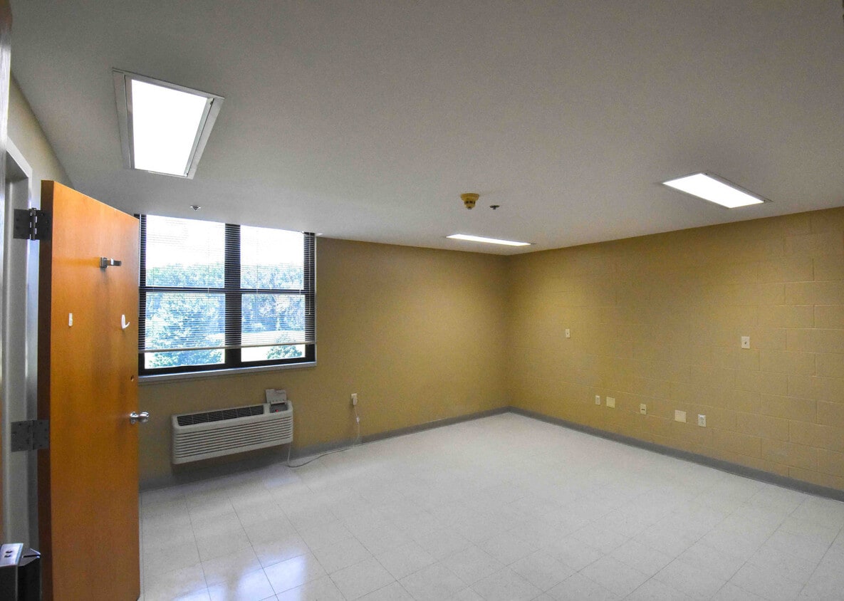 Floor Plan - Efficiency