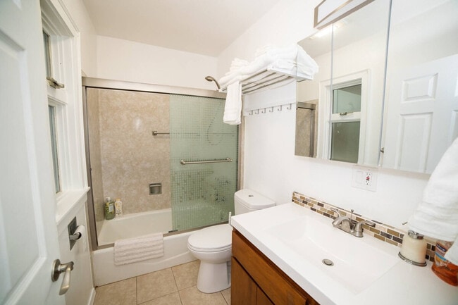 Photo - 2428 Alki Ave SW Unit SI ID1051257P
