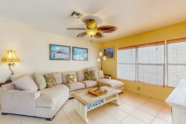 Building Photo - 70 N Shore Dr Unit SI ID1591429P