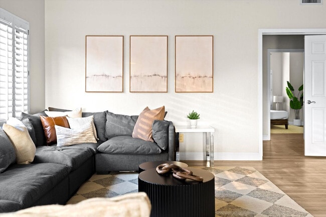 Photo - 5604 E Beverly Ln Unit ID1047091P