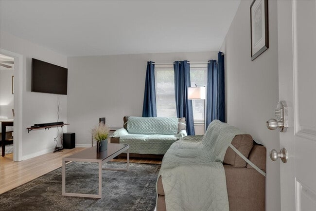 Photo - 803 W Markham Ave Unit ID1388429P