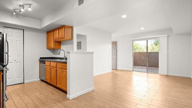 Photo - 5877 N Granite Reef Rd Unit 1154