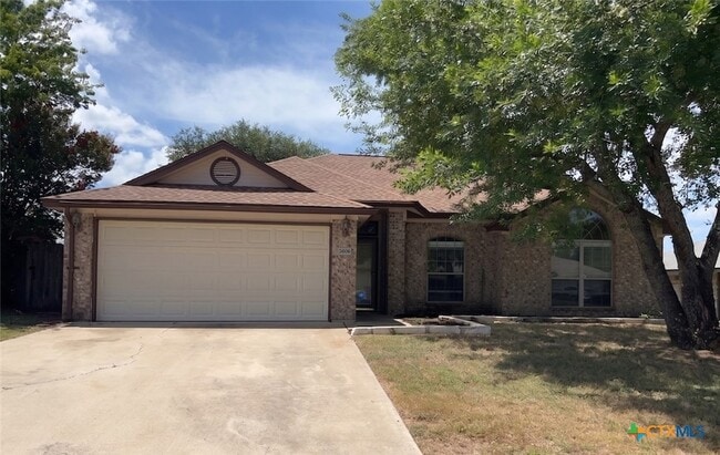 Building Photo - 3906 Lone Oak Dr