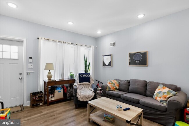 Photo - 2009 S Opal St