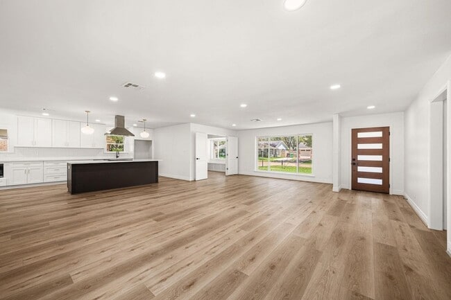 Photo - 10115 Moorberry Ln