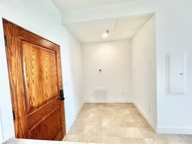 Photo - 2102 Mechanic St Unit 203