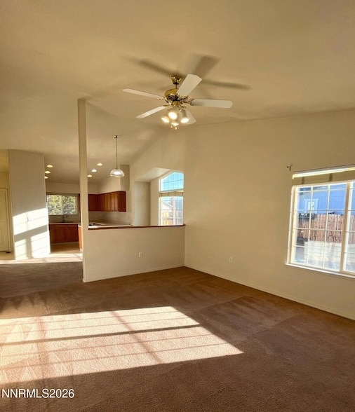 Photo - 2275 Albatross Way