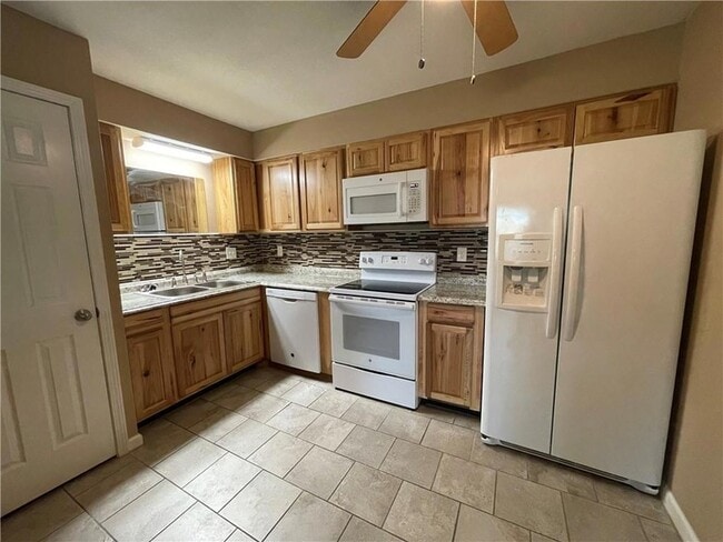 Photo - 2010 Cypress Pl Unit B