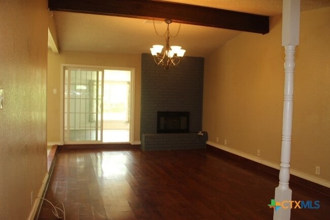 Photo - 211 E Hogan Dr