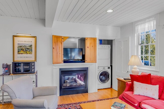 Photo - 252r High St Unit SI ID1045448P