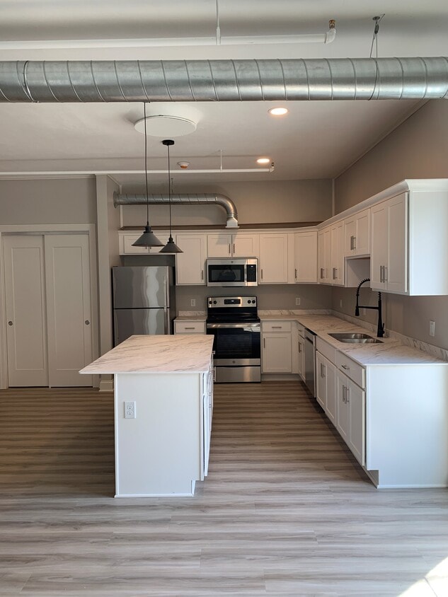 Floor Plan - 2 Beds, 2 Baths