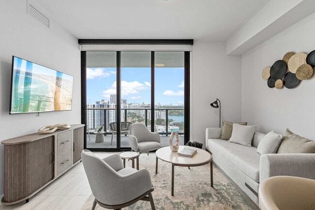 Photo - 7144 Byron Ave Unit SI FL15-ID1327989P