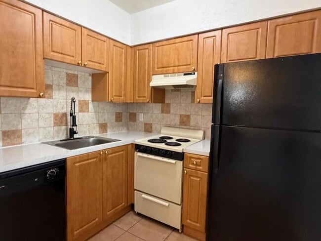 Photo - 2607 NE 8th Ave Unit 3