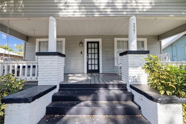 Photo - 227 W Fern St