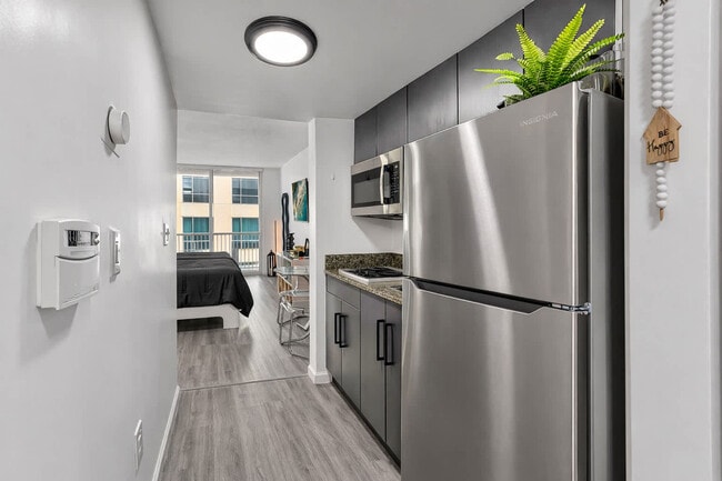 Photo - 1 SE 12th St Unit SI FL26-ID1294663P