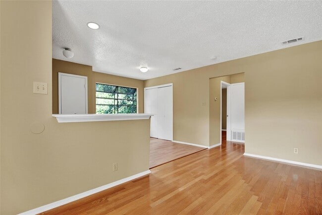 Photo - 500 Algerita Dr Unit A