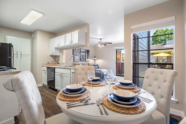 Building Photo - The Place At Green Trails