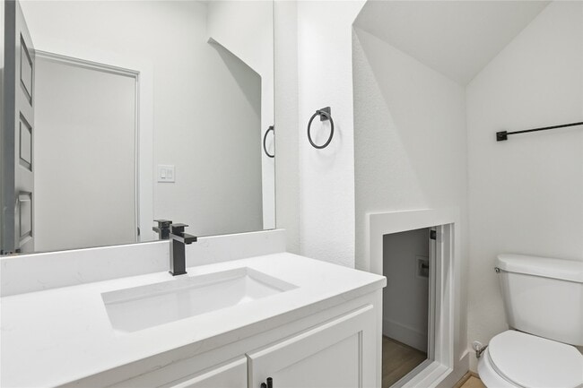 Photo - 712 Delano St Unit A