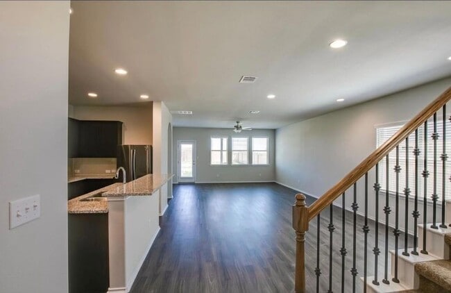 Photo - 129 Goldfinch Dr