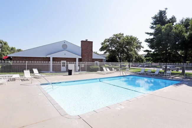 Photo - Colonial Heights