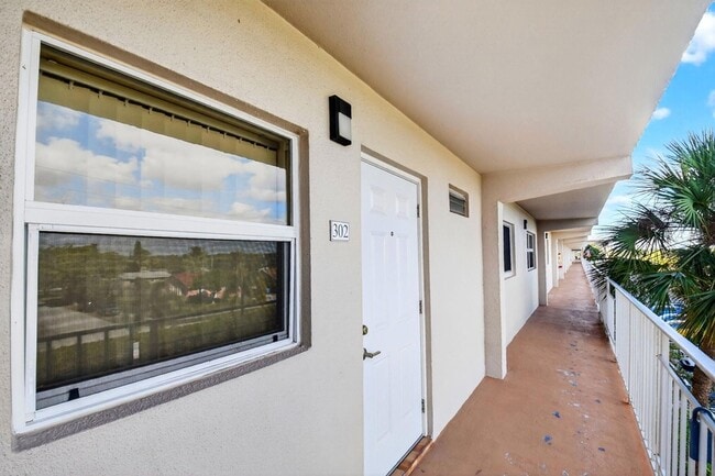 Photo - 230 NE 26th Ave Unit 302