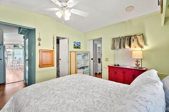 Photo - 1368 Nettles Blvd Unit SI ID1537526P
