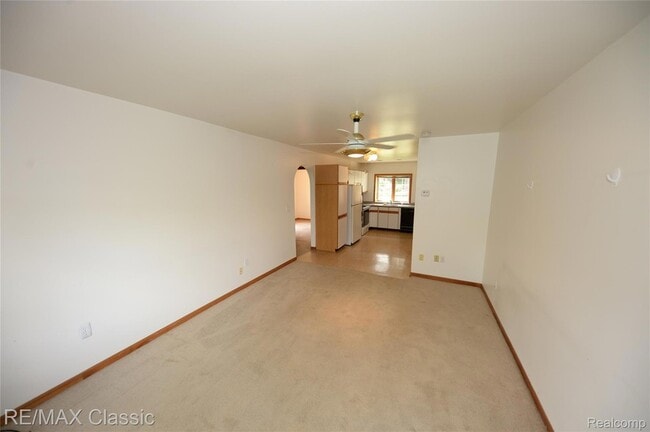 Photo - 280 Hutton St