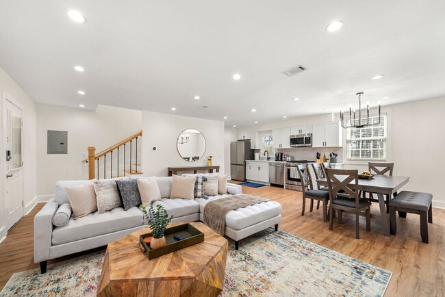 Photo - 659 S Peachtree St Unit ID1019258P