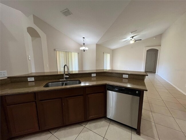 Photo - 946 Seneca Trail