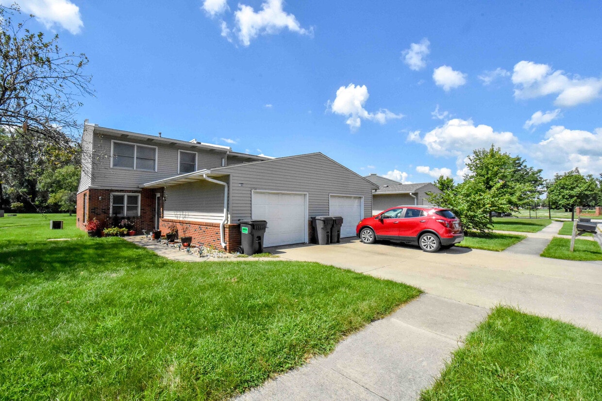 Floor Plan - 4 BR Townhouse