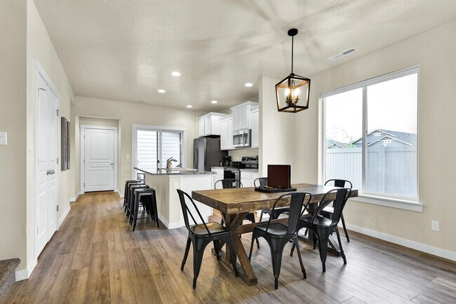 Photo - 902 W Stanhope St Unit SI ID1547116P