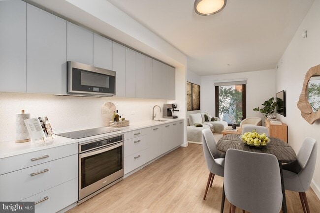 Building Photo - 1630 Columbia Rd NW Unit 208