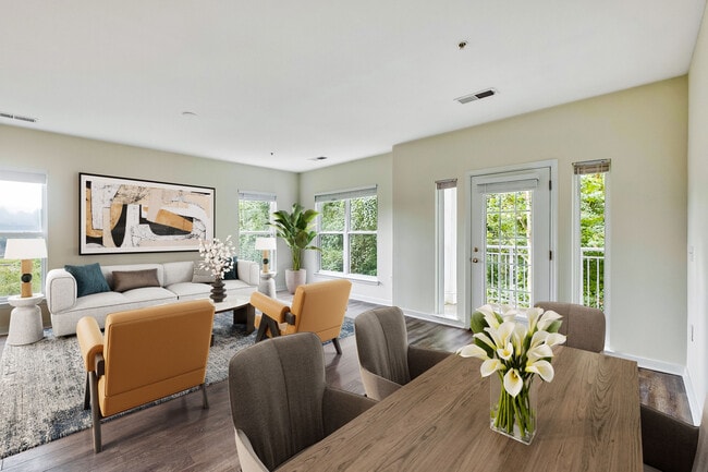 Photo - Mosaic at Largo Station