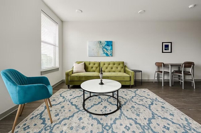 Building Photo - 111 E 4th St Unit SI ID1075283P