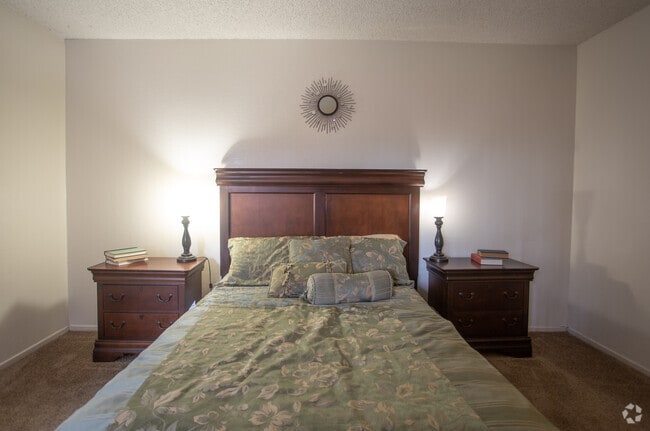 1BR, 1BA-725 SF - La Sérena