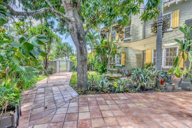 Photo - 441 28th St Unit ID1397586P