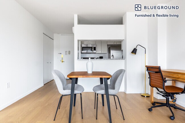 Photo - 1 Union Square South Unit FL18-ID550