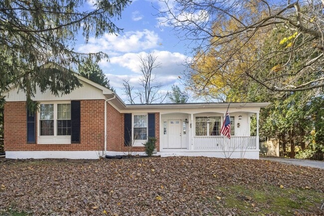 Building Photo - 1516 Cedarwood Dr