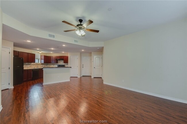 Photo - 1915 Dartmouth St Unit 2021
