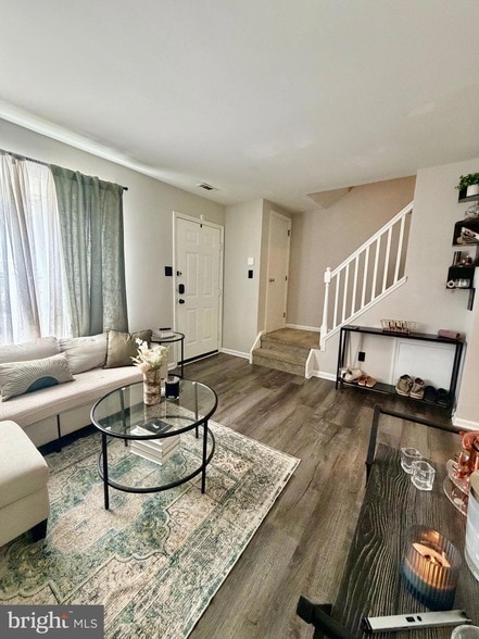 Photo - 415 Strathaven Ct