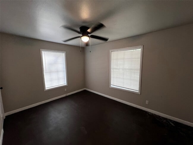 Photo - 1380 Fairway St